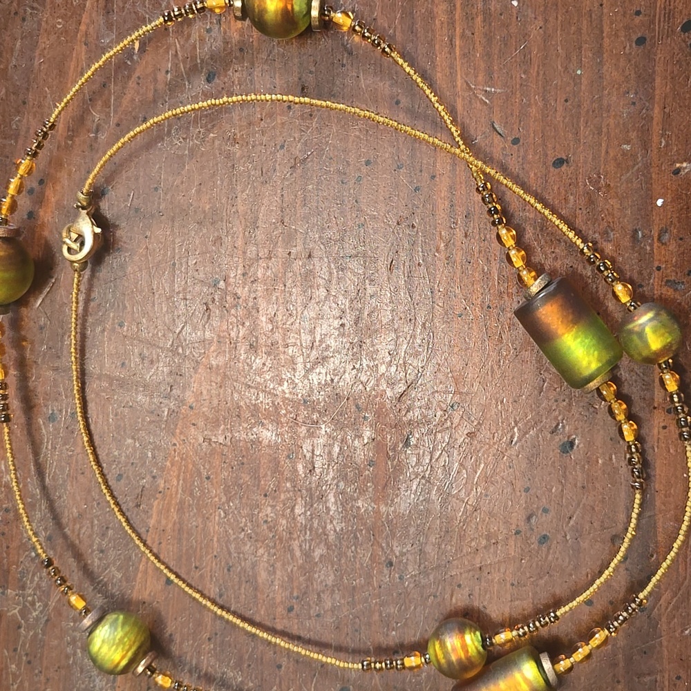Vintage Glass And Seed Beaded Boho Gold Tone And Brown&Green Necklace💫 - Picture 2 of 4